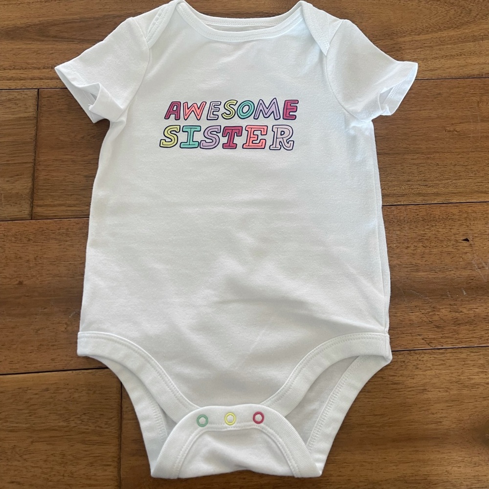 Awesome sister onesie 💕
